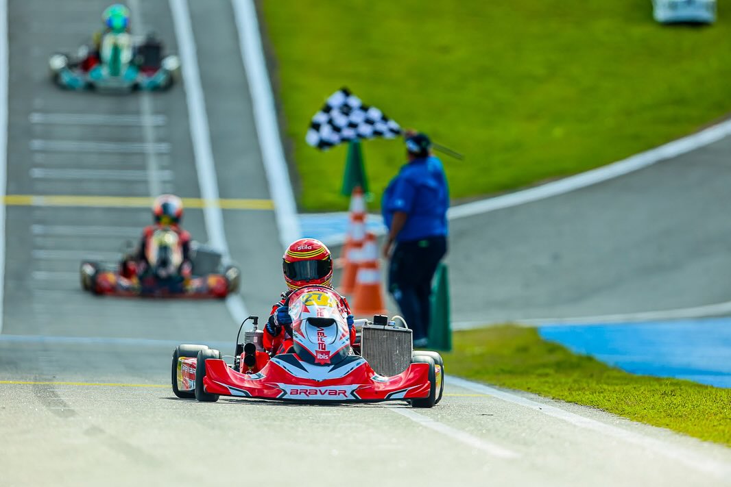 Christian Mosimann, checkered flag, Bravar
