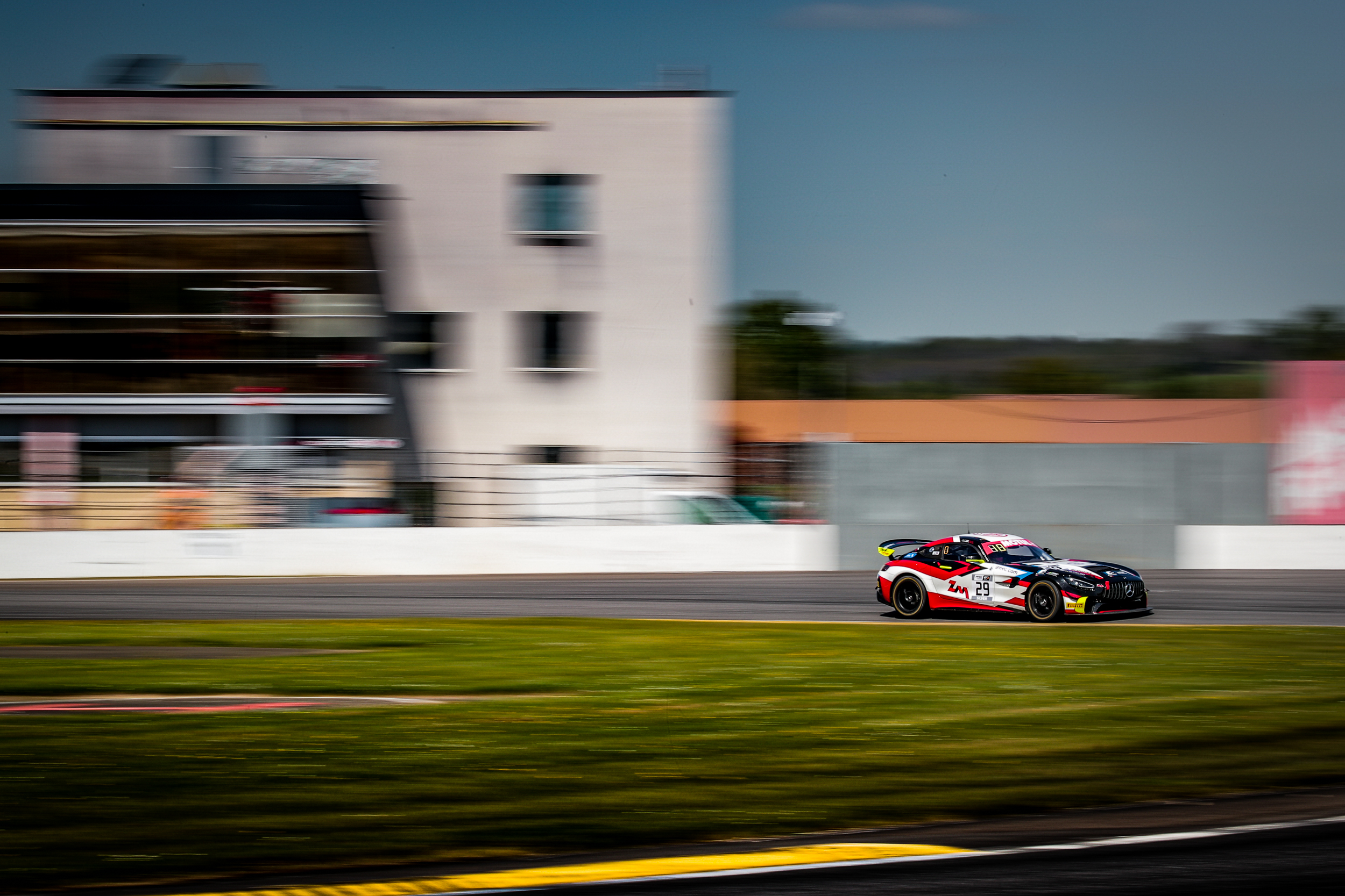 SRO FFSA GT, pit straight