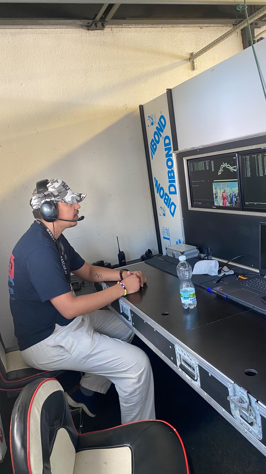 Race engineer, timing stand
